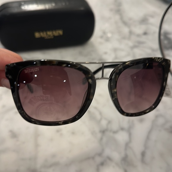Balmain Sunglasses NEW WITH TAGS! - Picture 2 of 6